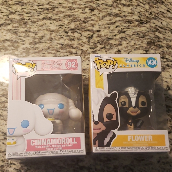 Funko Cinnamoroll and Flower Figures - White and Black - Picture 1 of 9